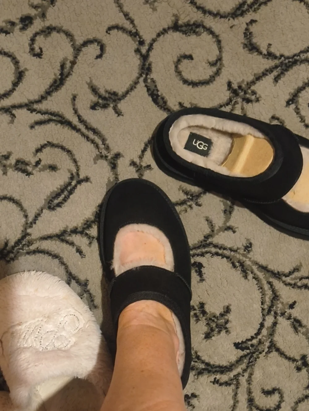 UGG Black Suede Mary Jane with Shearling Lining Ugg Bea Kids Sz 6